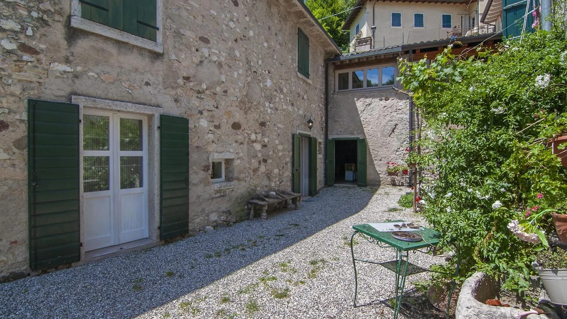 Apartment Dimora Vecchio Molino Immerso Nella Natura Garda  Italy